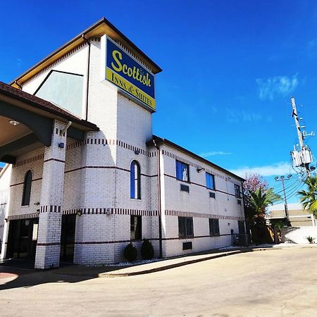 Scottish Inn & Suites Sam Houston Parkway ภายนอก รูปภาพ