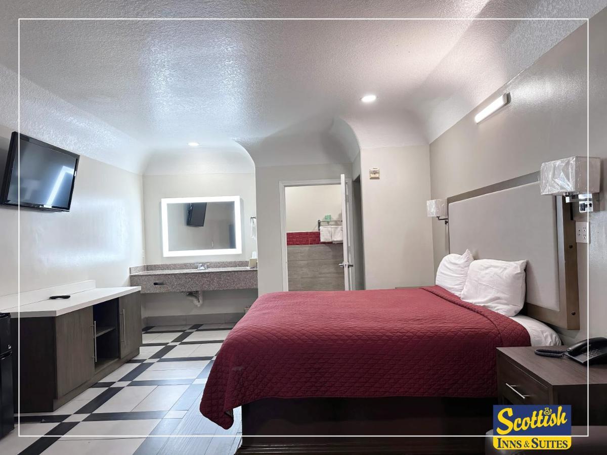 Scottish Inn & Suites Sam Houston Parkway ภายนอก รูปภาพ