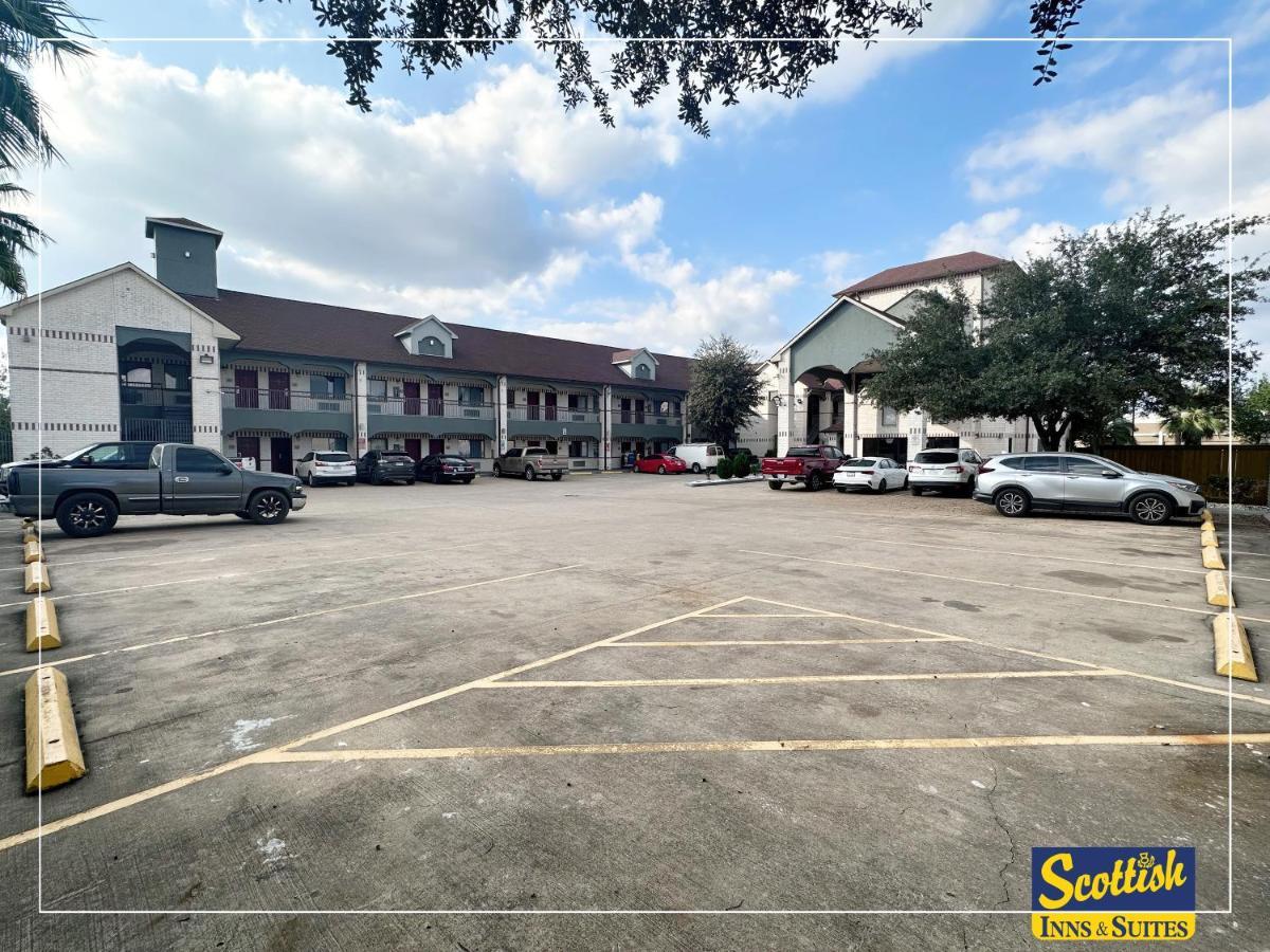 Scottish Inn & Suites Sam Houston Parkway ภายนอก รูปภาพ
