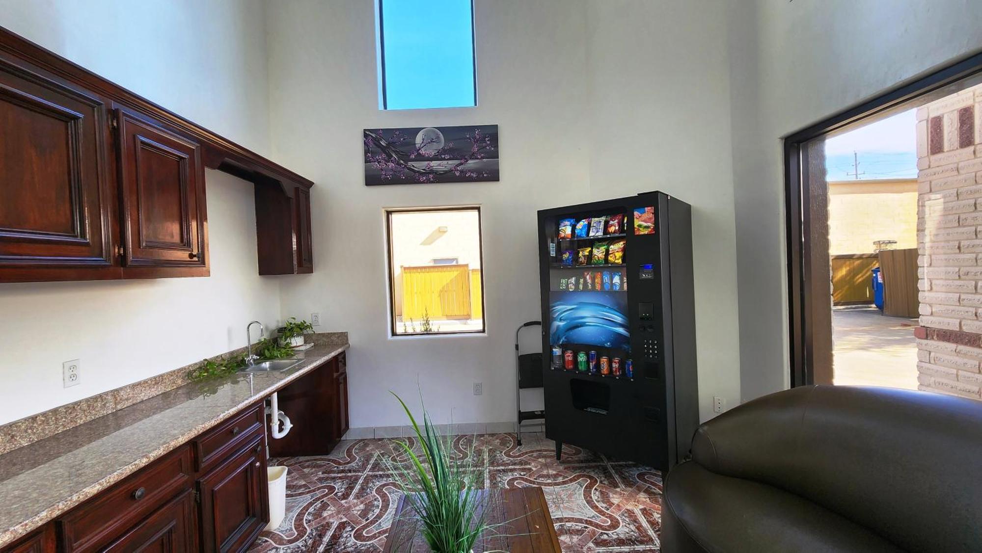 Scottish Inn & Suites Sam Houston Parkway ภายนอก รูปภาพ