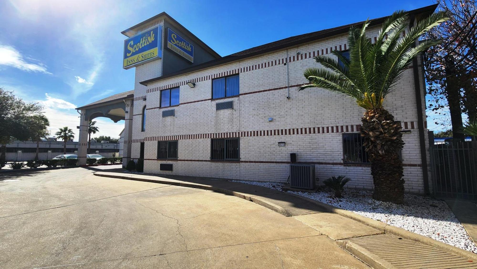 Scottish Inn & Suites Sam Houston Parkway ภายนอก รูปภาพ